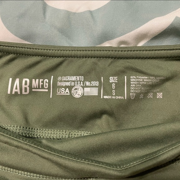 IAB MFG army green high waisted workout shorts size 6/S - Picture 2 of 3